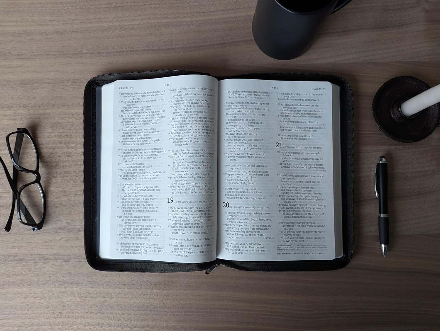 NLT Large Print Thinline Reference Zipper Bible, Filament Enabled